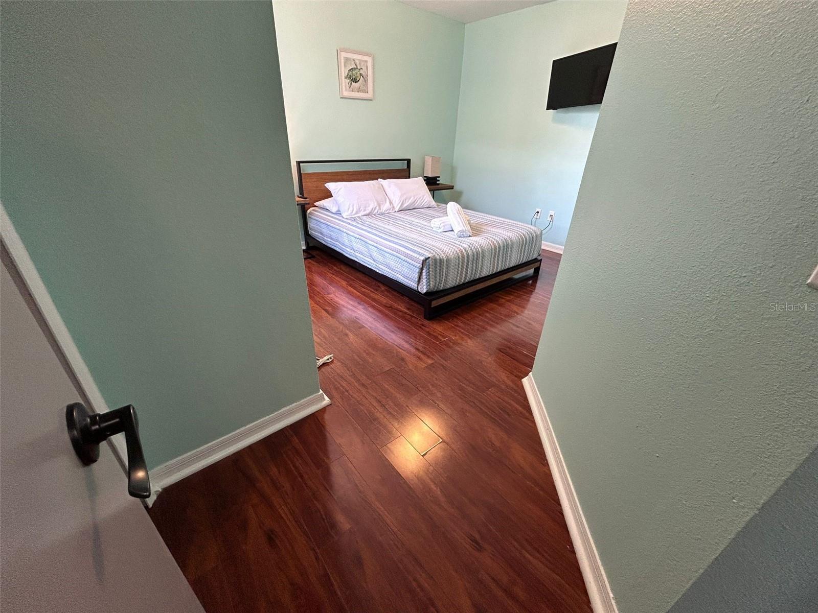 ISLAND CLUB WEST PH 01 - Residential Lease