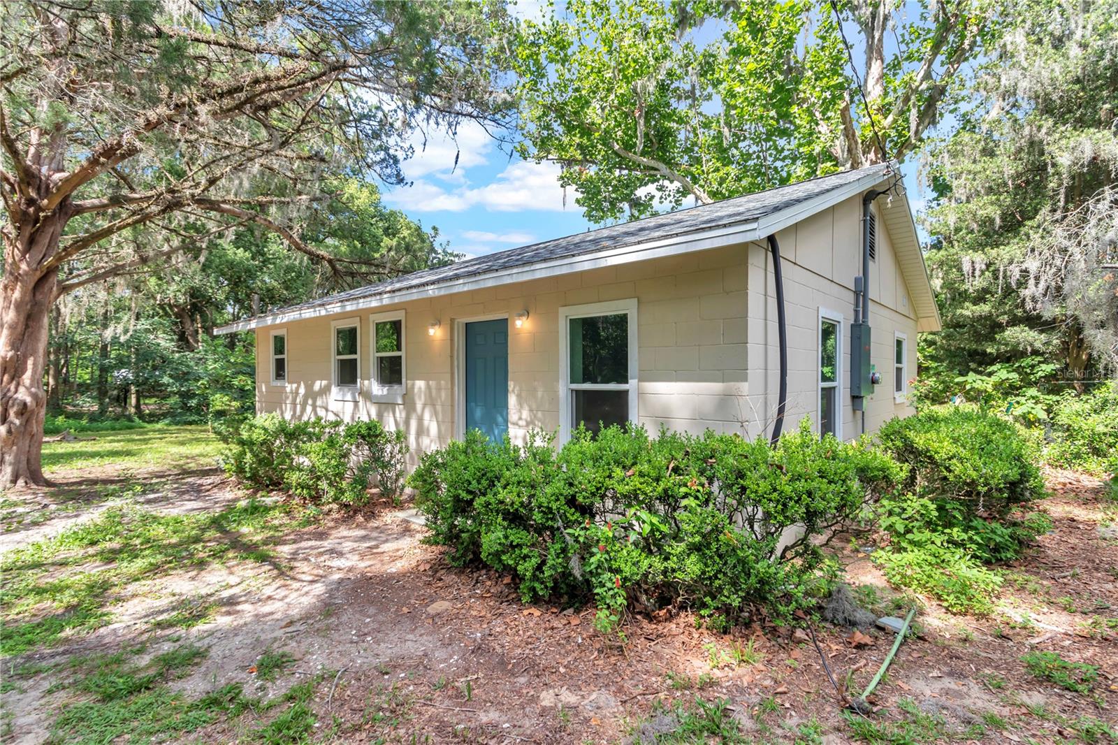658 NE 39TH COURT
