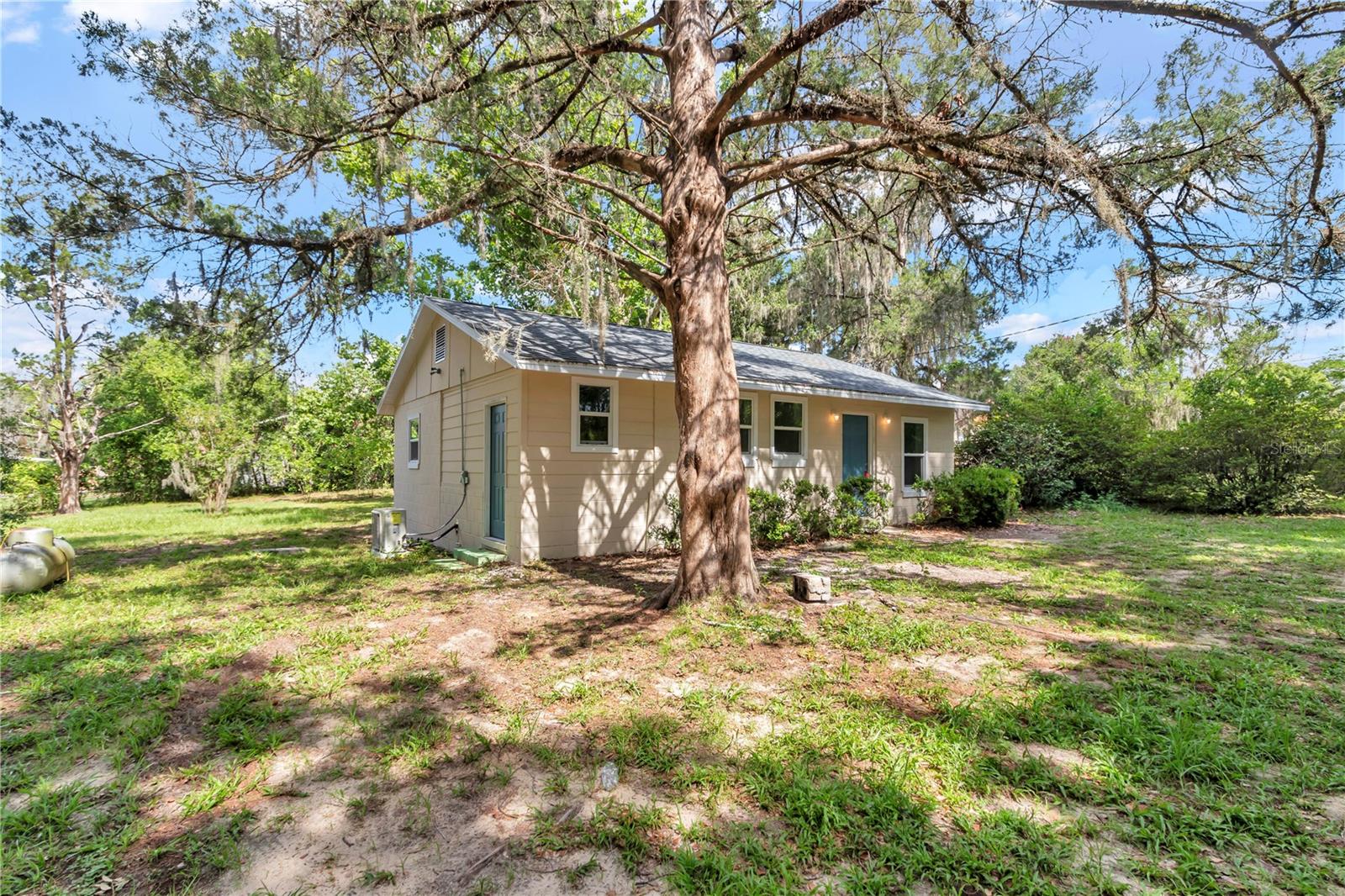 658 NE 39TH COURT