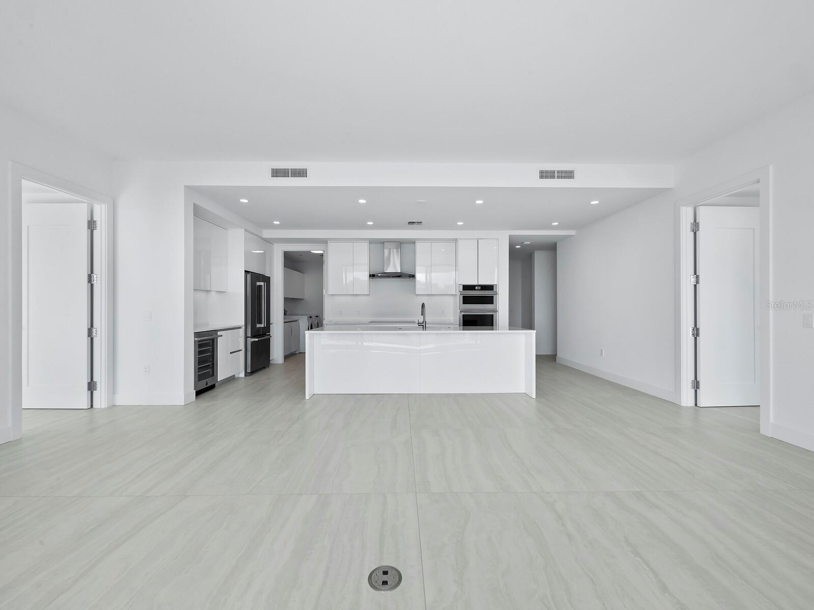 301 QUAY COMMONS 1409