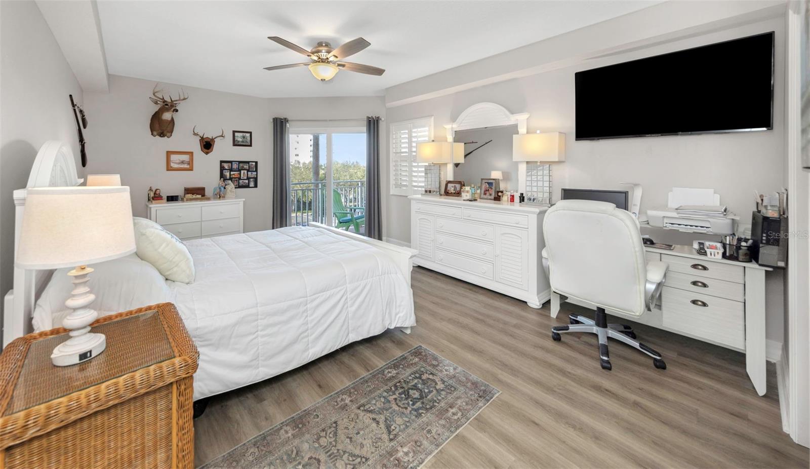 SEAVIEW PLACE - Residential