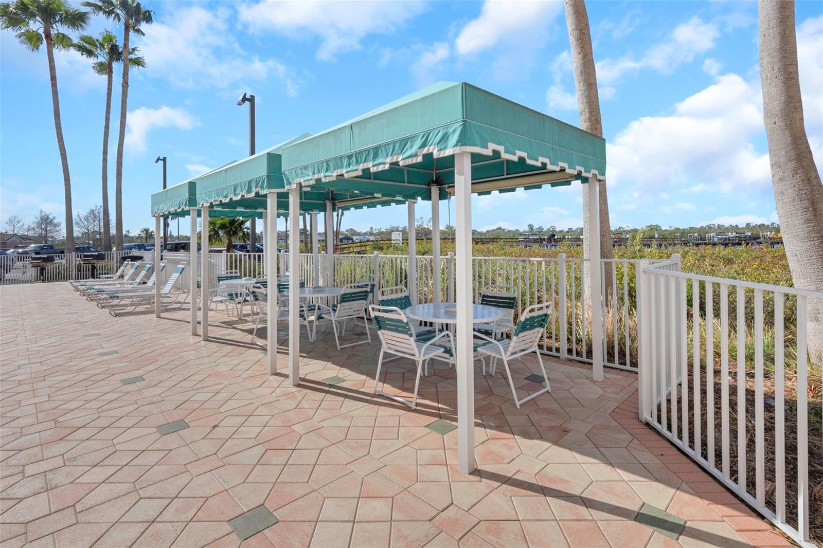 SEAVIEW PLACE - Residential