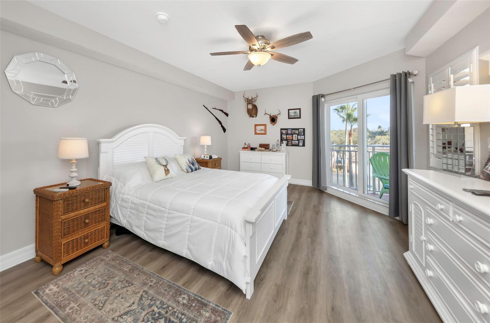 SEAVIEW PLACE - Residential