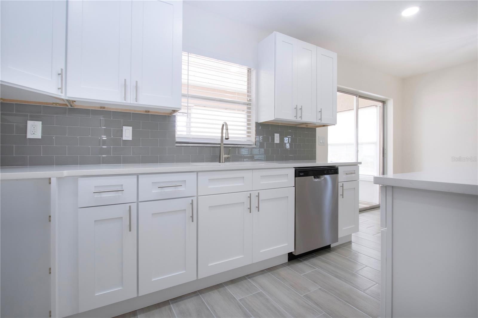 1906 CANTERBURY LANE 20