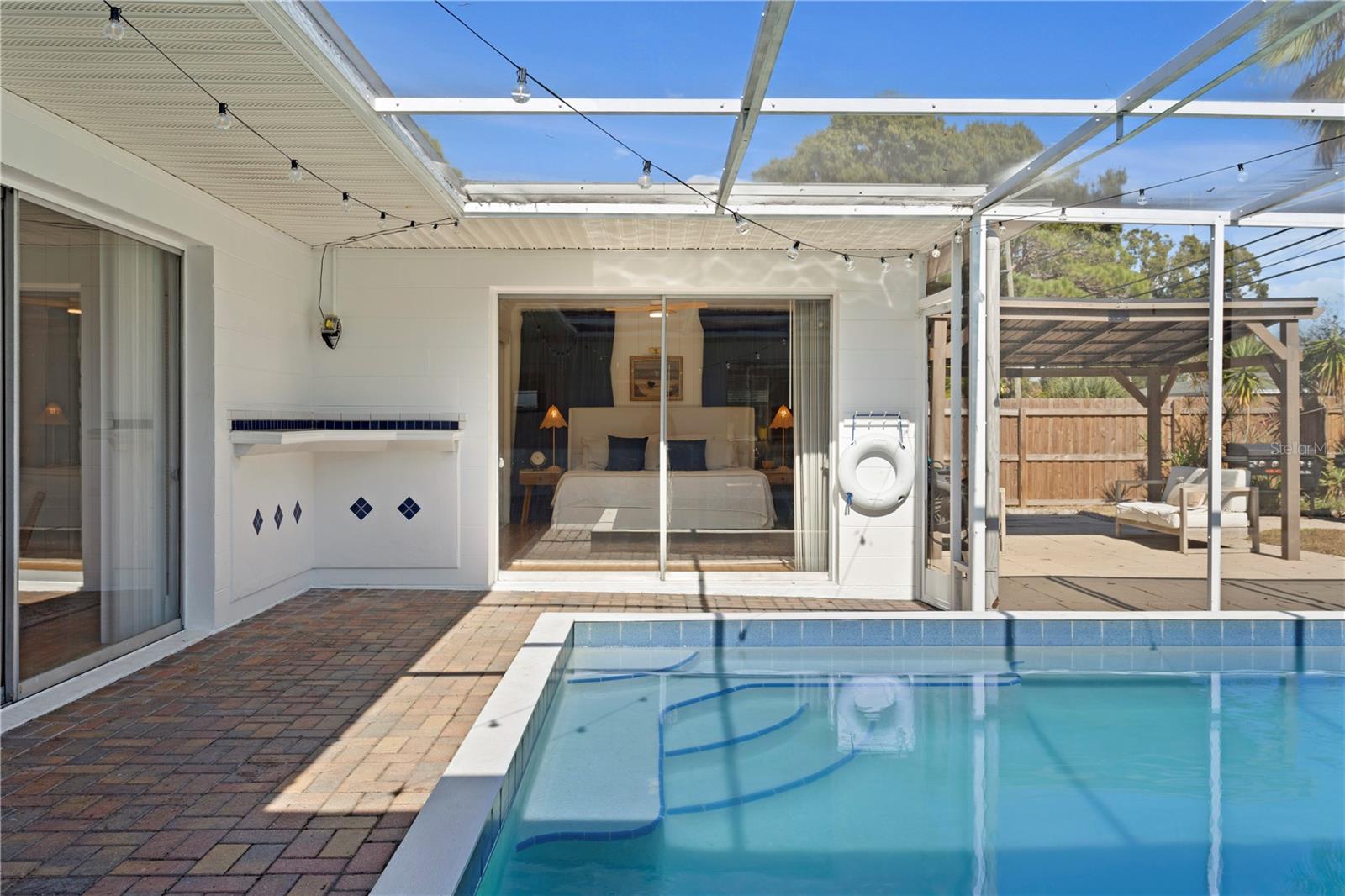 MEADOW LAWN 8TH ADD - Residential