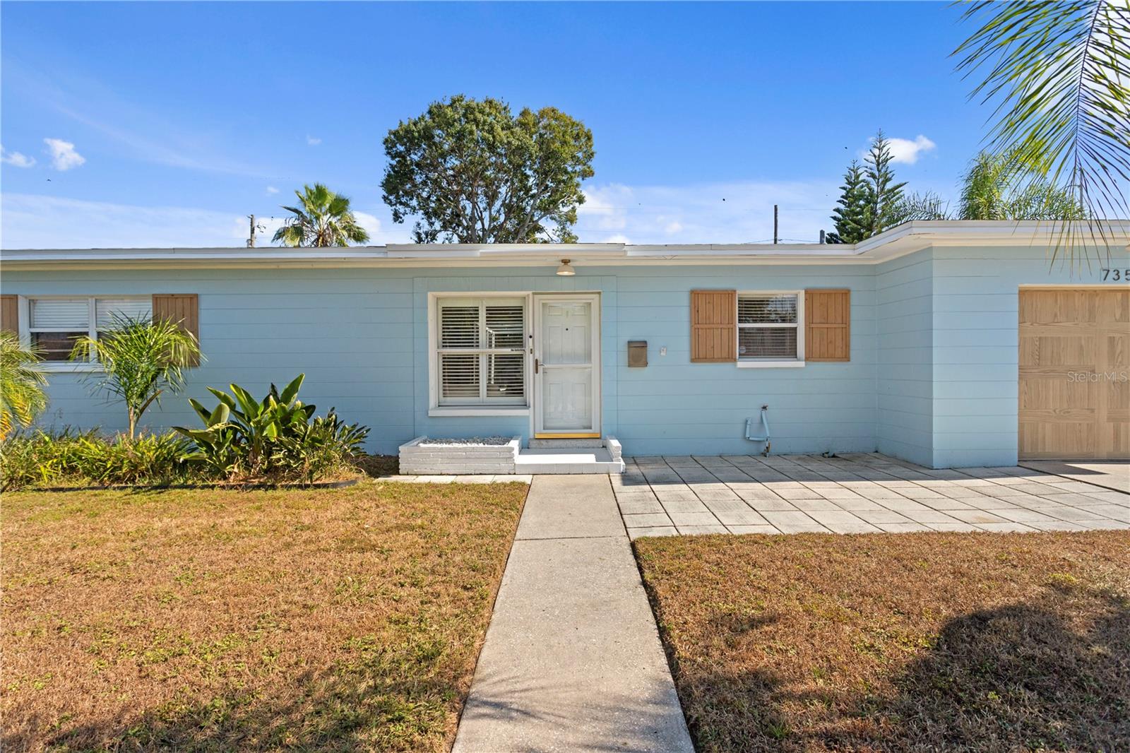 MEADOW LAWN 8TH ADD - Residential