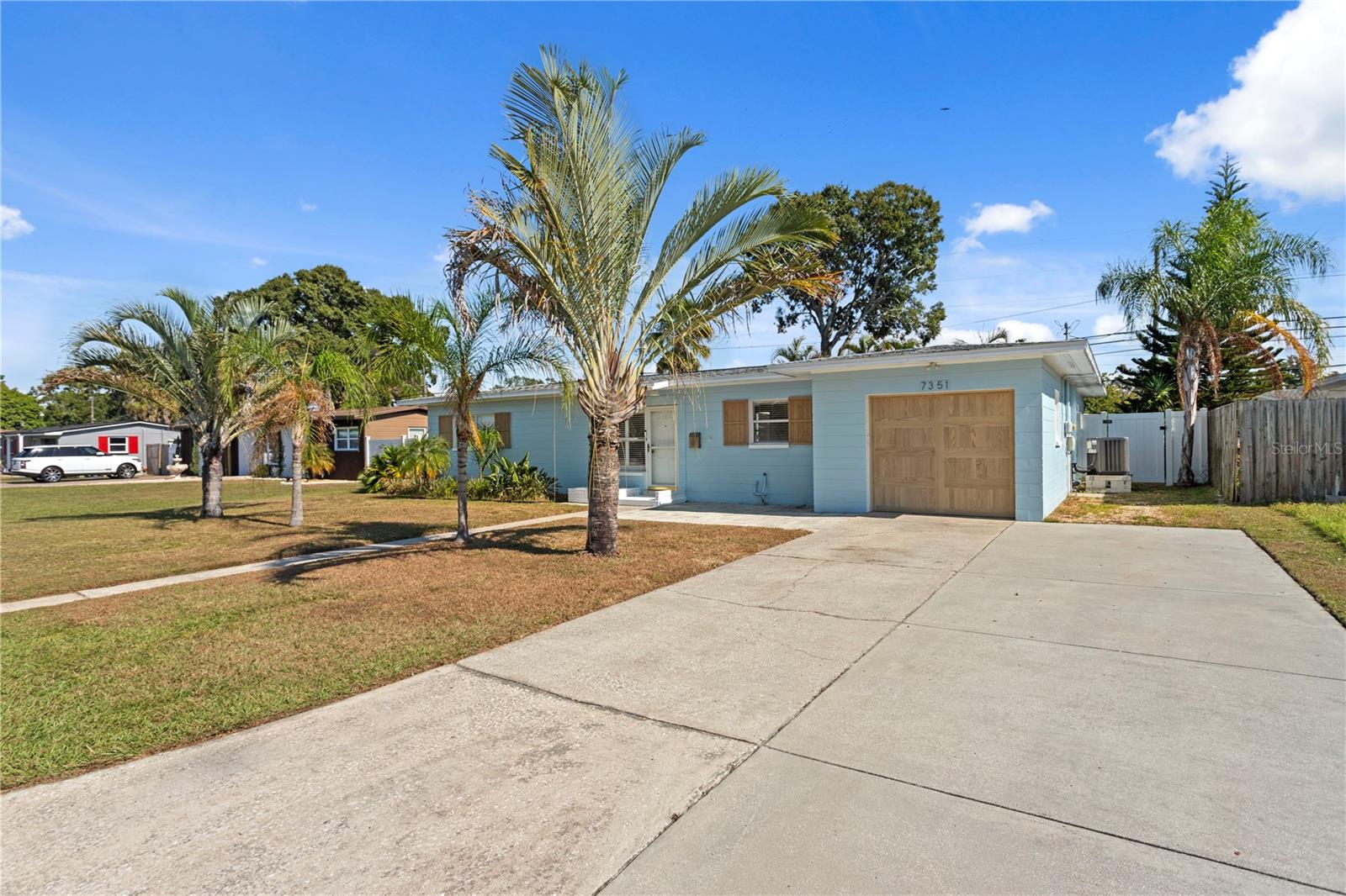 MEADOW LAWN 8TH ADD - Residential