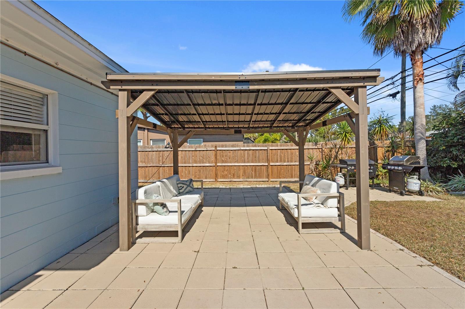 MEADOW LAWN 8TH ADD - Residential