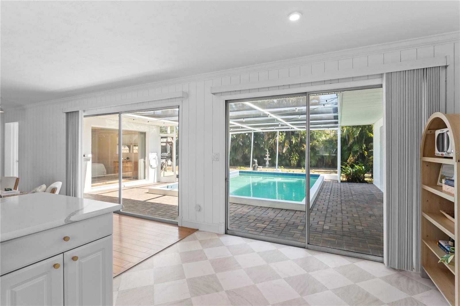 MEADOW LAWN 8TH ADD - Residential