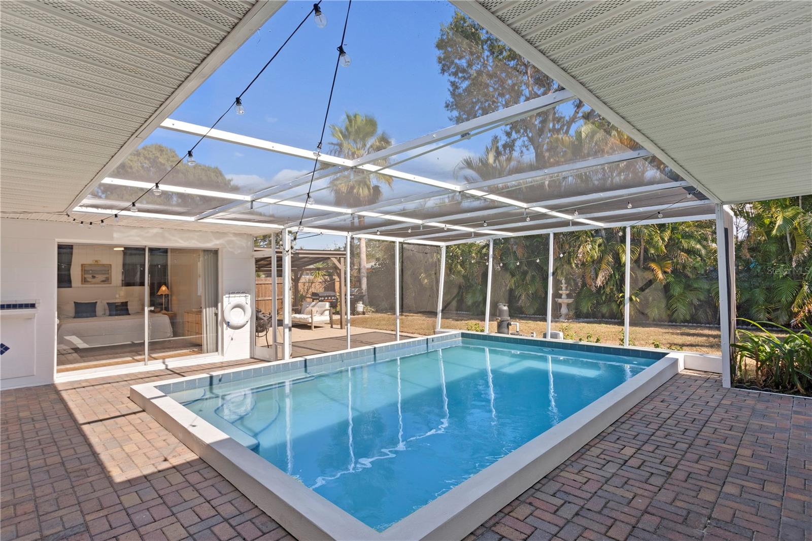 MEADOW LAWN 8TH ADD - Residential