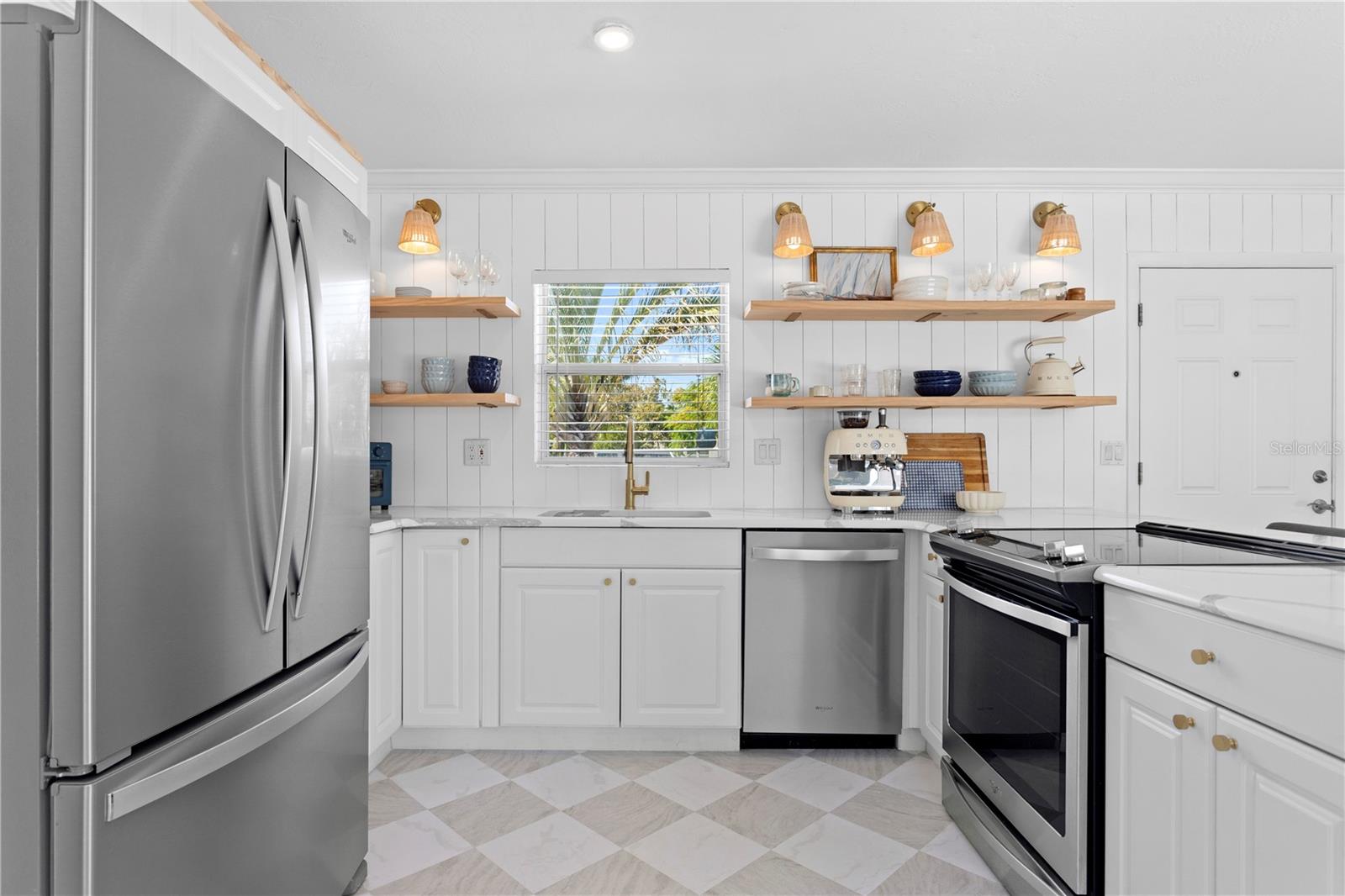 MEADOW LAWN 8TH ADD - Residential