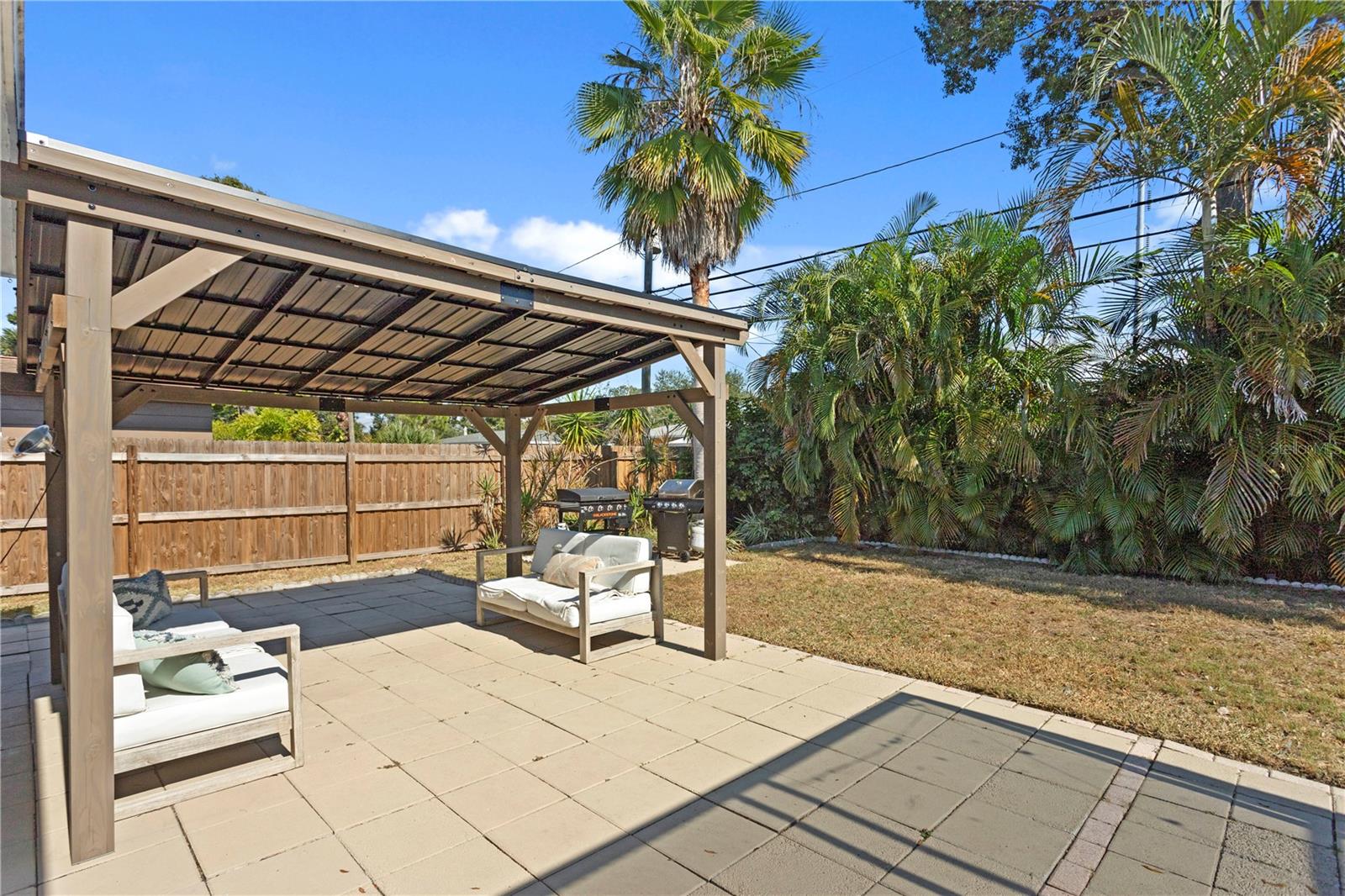 MEADOW LAWN 8TH ADD - Residential