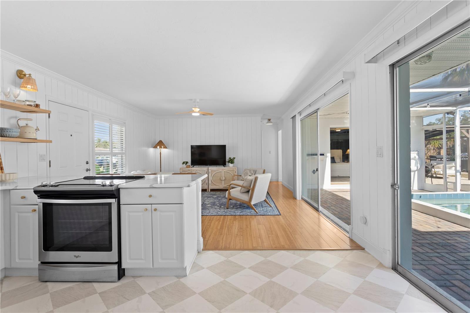 MEADOW LAWN 8TH ADD - Residential