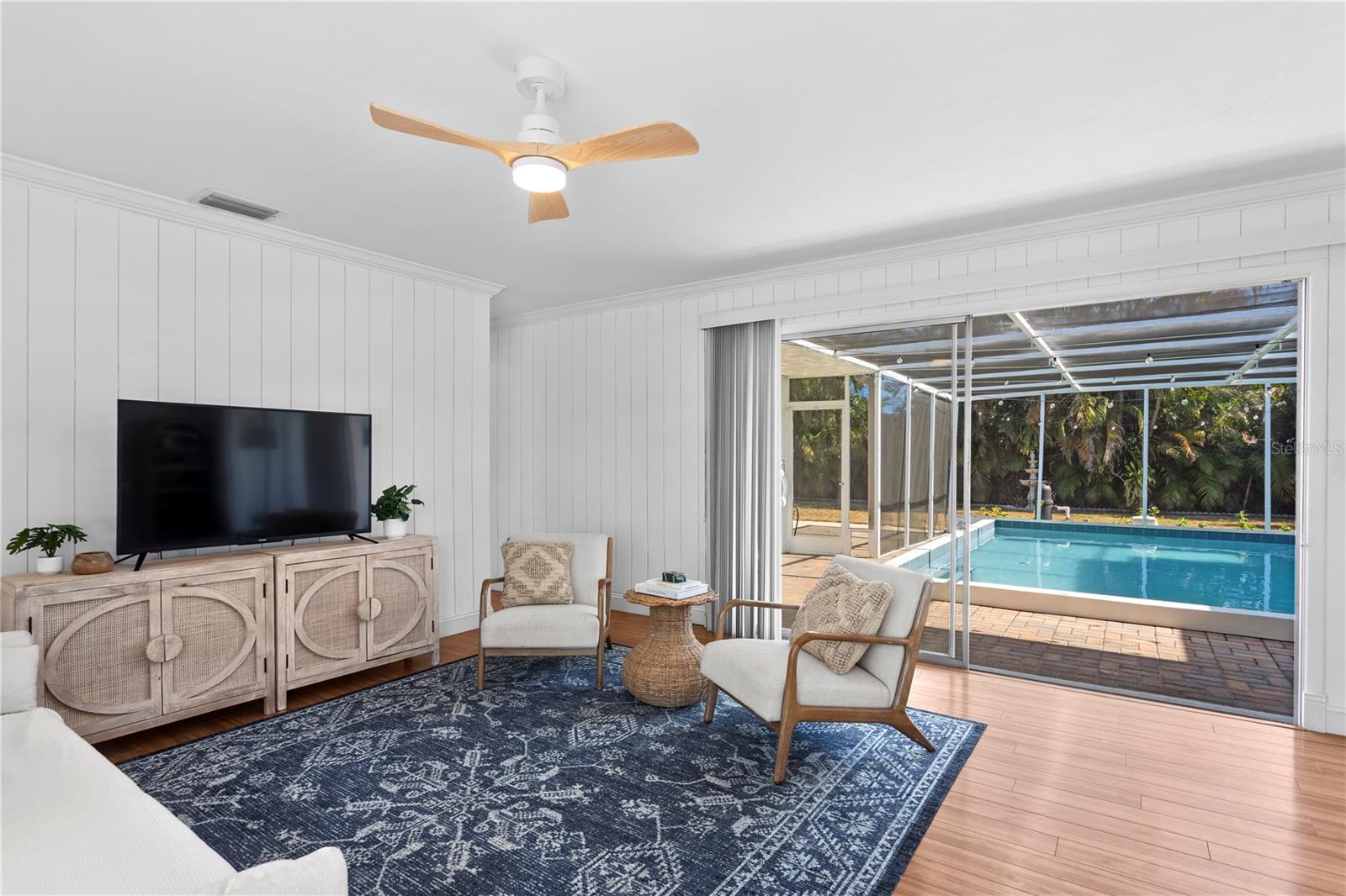 MEADOW LAWN 8TH ADD - Residential