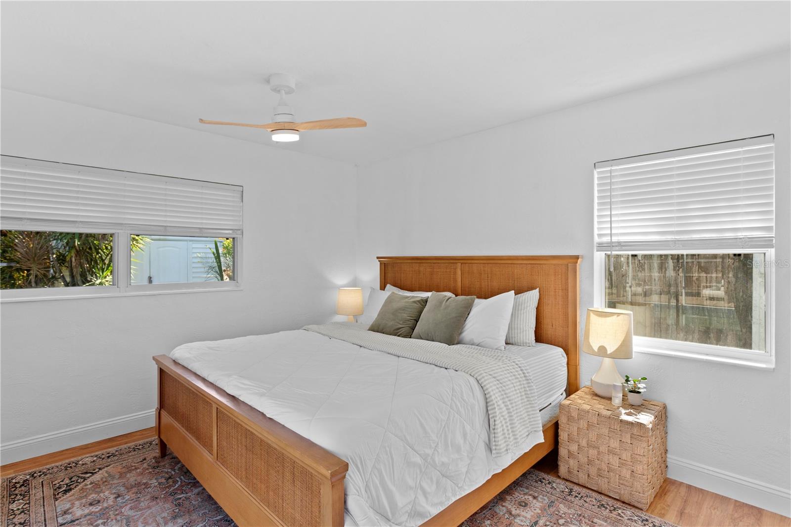 MEADOW LAWN 8TH ADD - Residential