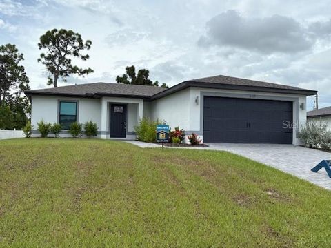 Photo of 13371 Drysdale Avenue, Port Charlotte, FL 33981 (MLS # T3516207)