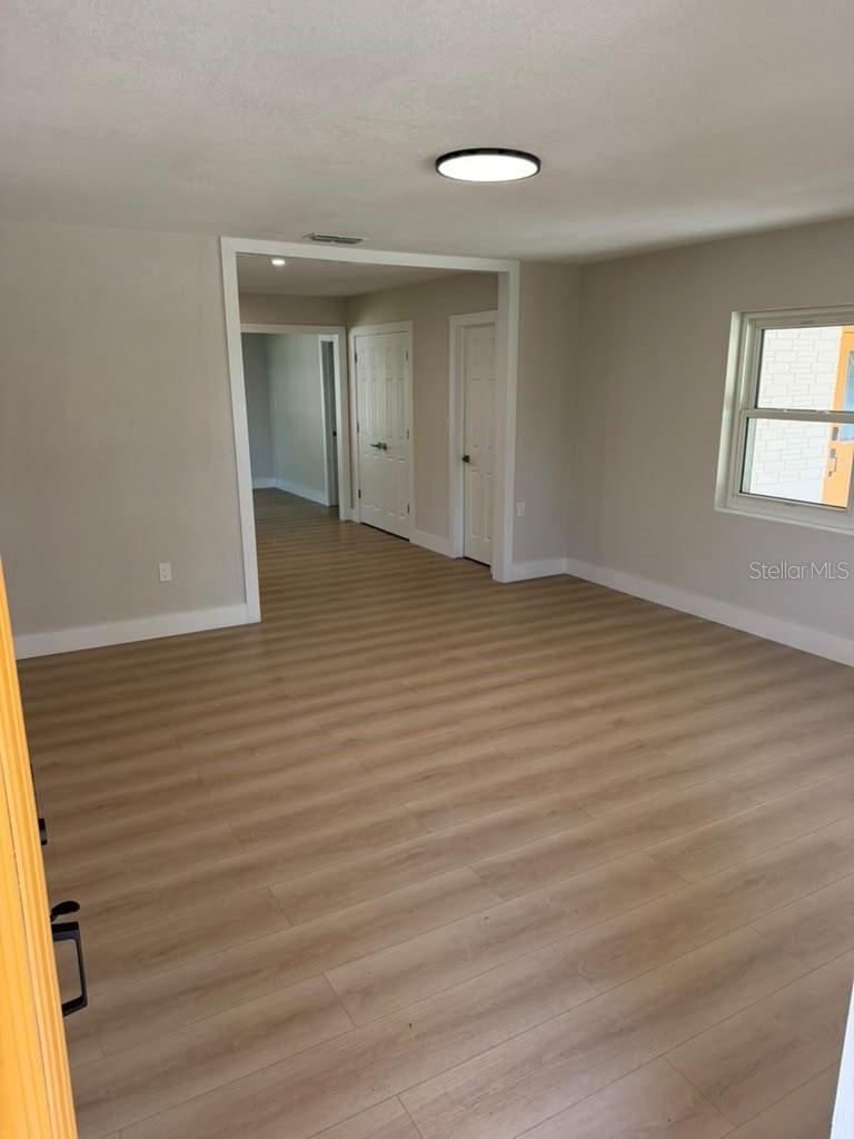 209 PLAZA OVAL