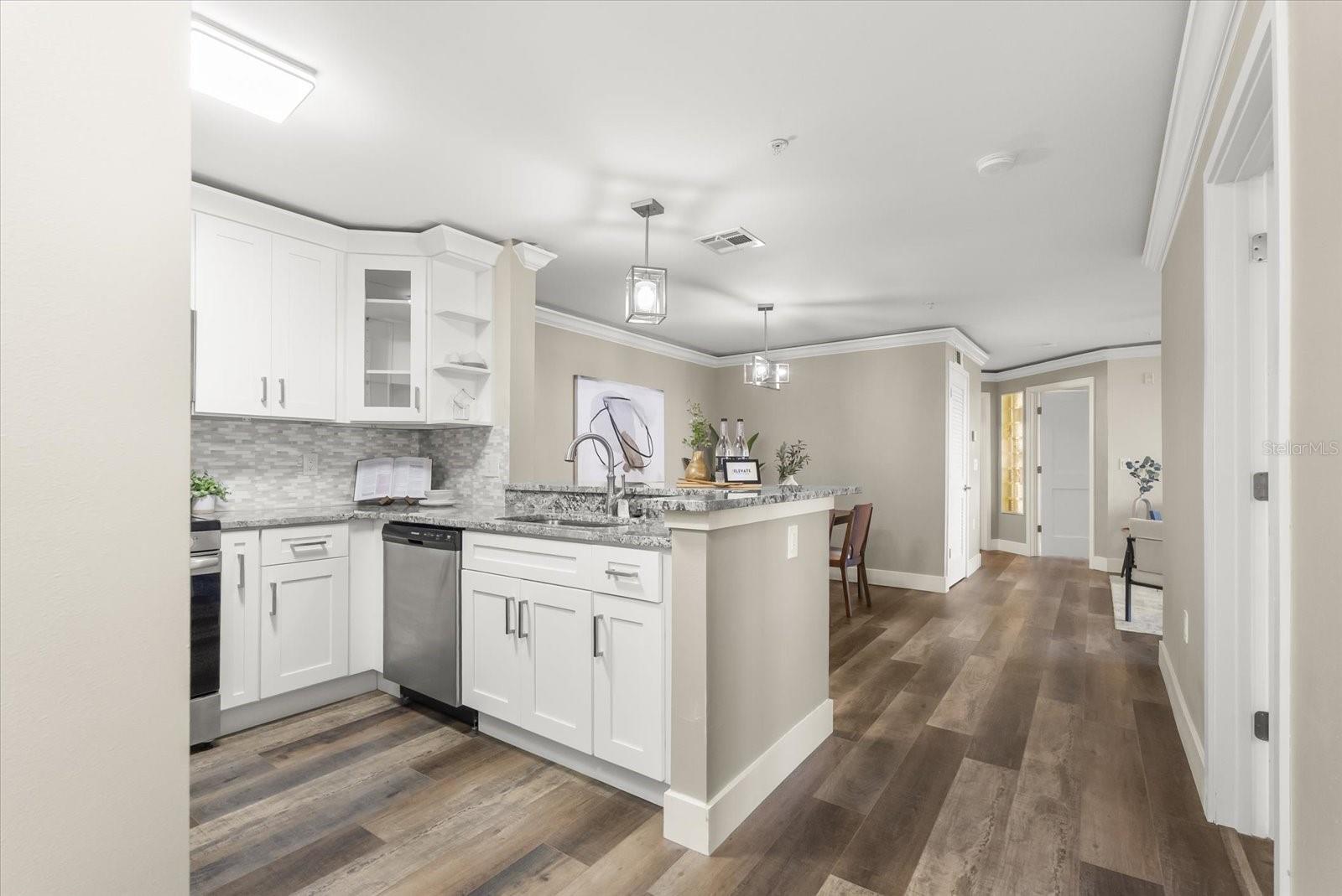 1919 SUMMER CLUB DRIVE 105