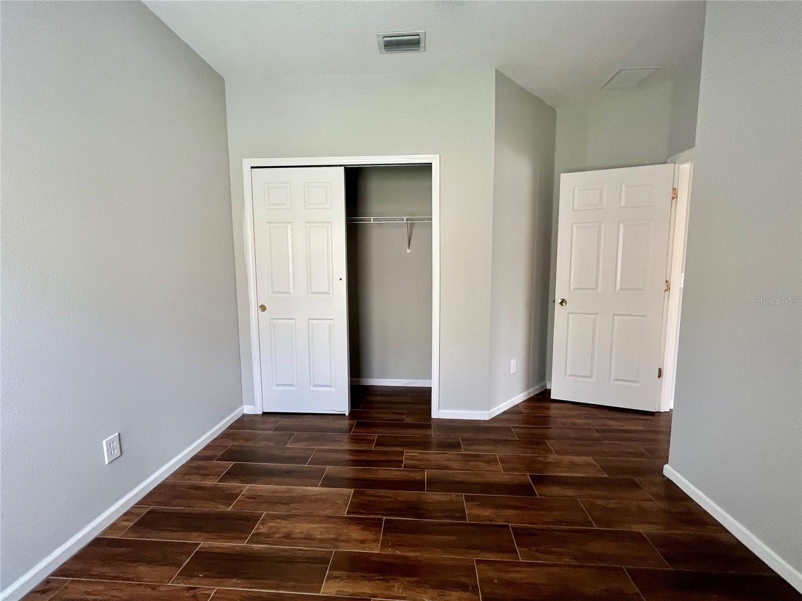 WOODLAND LAKES - Residential Lease