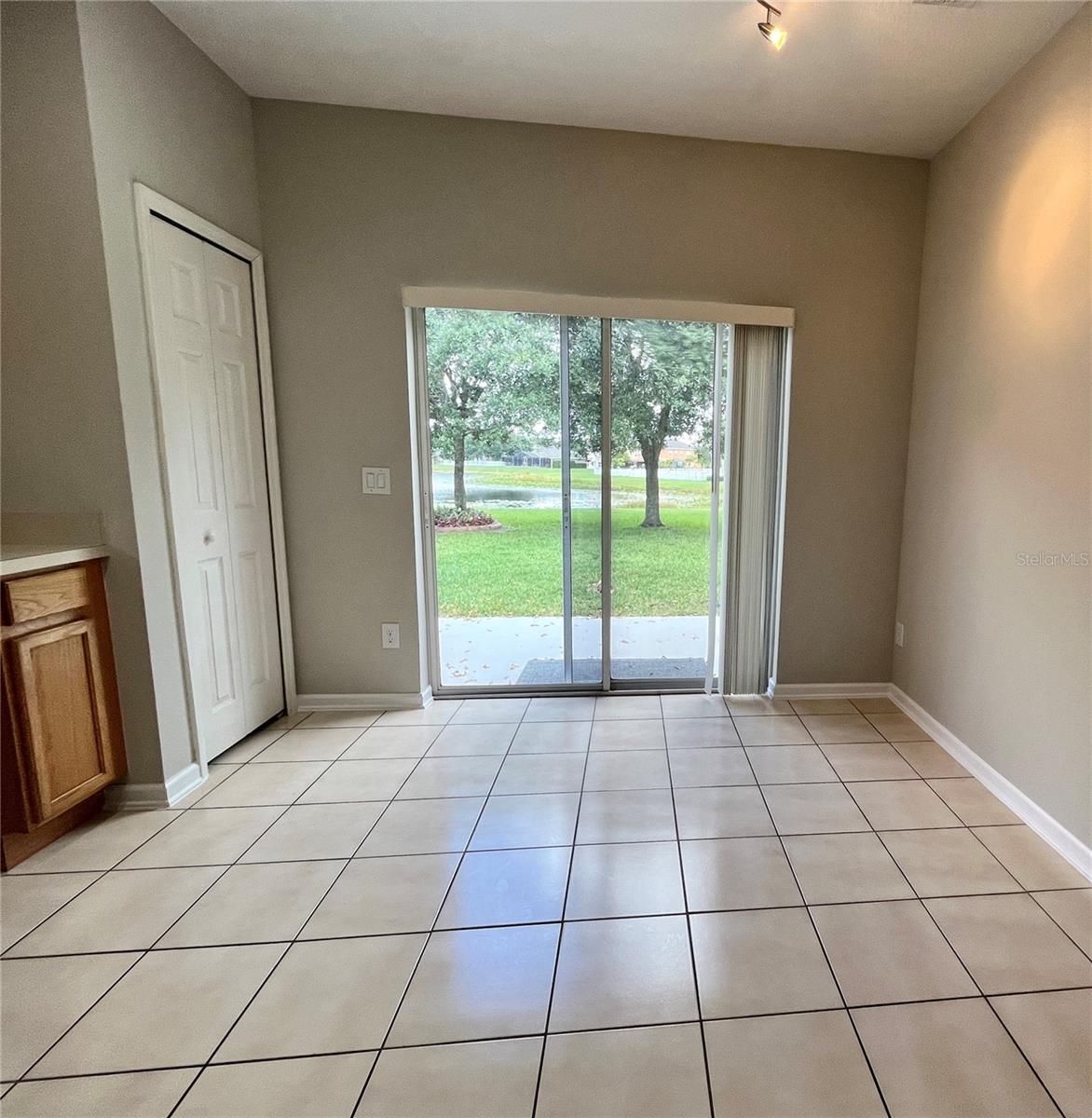 WOODLAND LAKES - Residential Lease