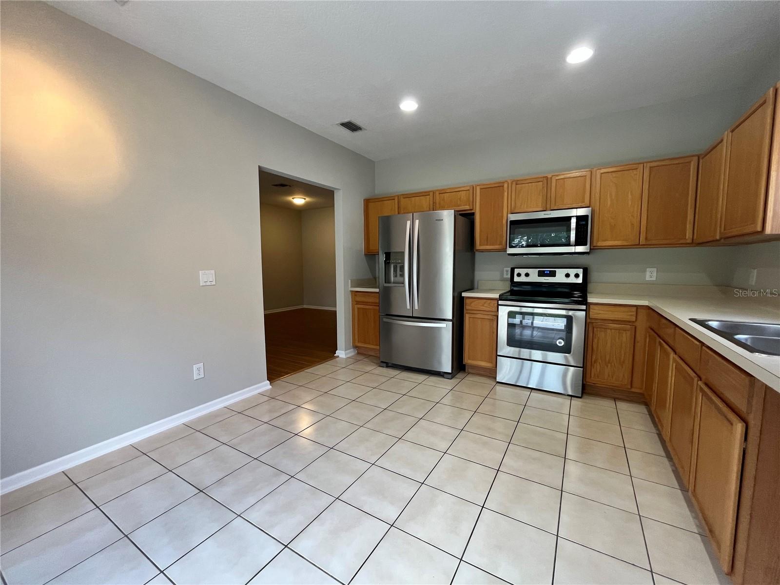 WOODLAND LAKES - Residential Lease