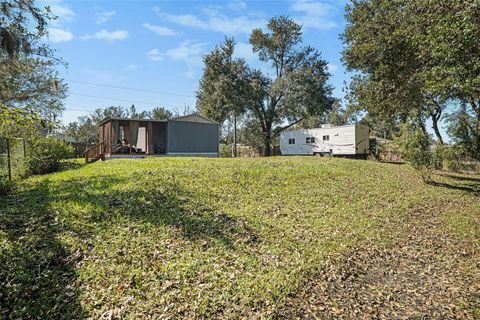 A home in LAKELAND