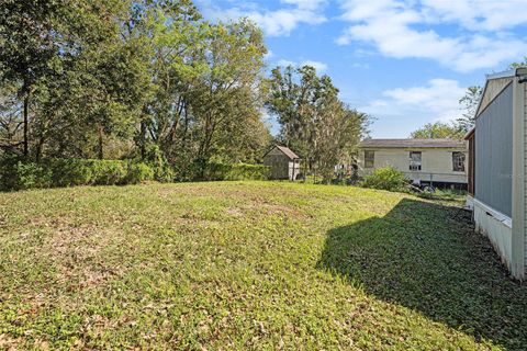 A home in LAKELAND