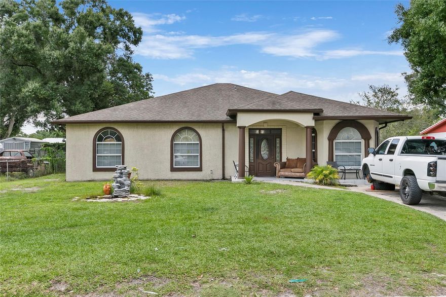 Wonderful property newly renovated in 2020, 4 bedrooms and 2 bathrooms plus 504sqft garage space. The amazing kitchen has granite counters, a breakfast bar, 5 burners island cooktop and wall oven. The master bath has 2 gorgeous custom oversized barn doors, walk in closet and his and her sinks with granite counters, separate jacuzzi tub.
