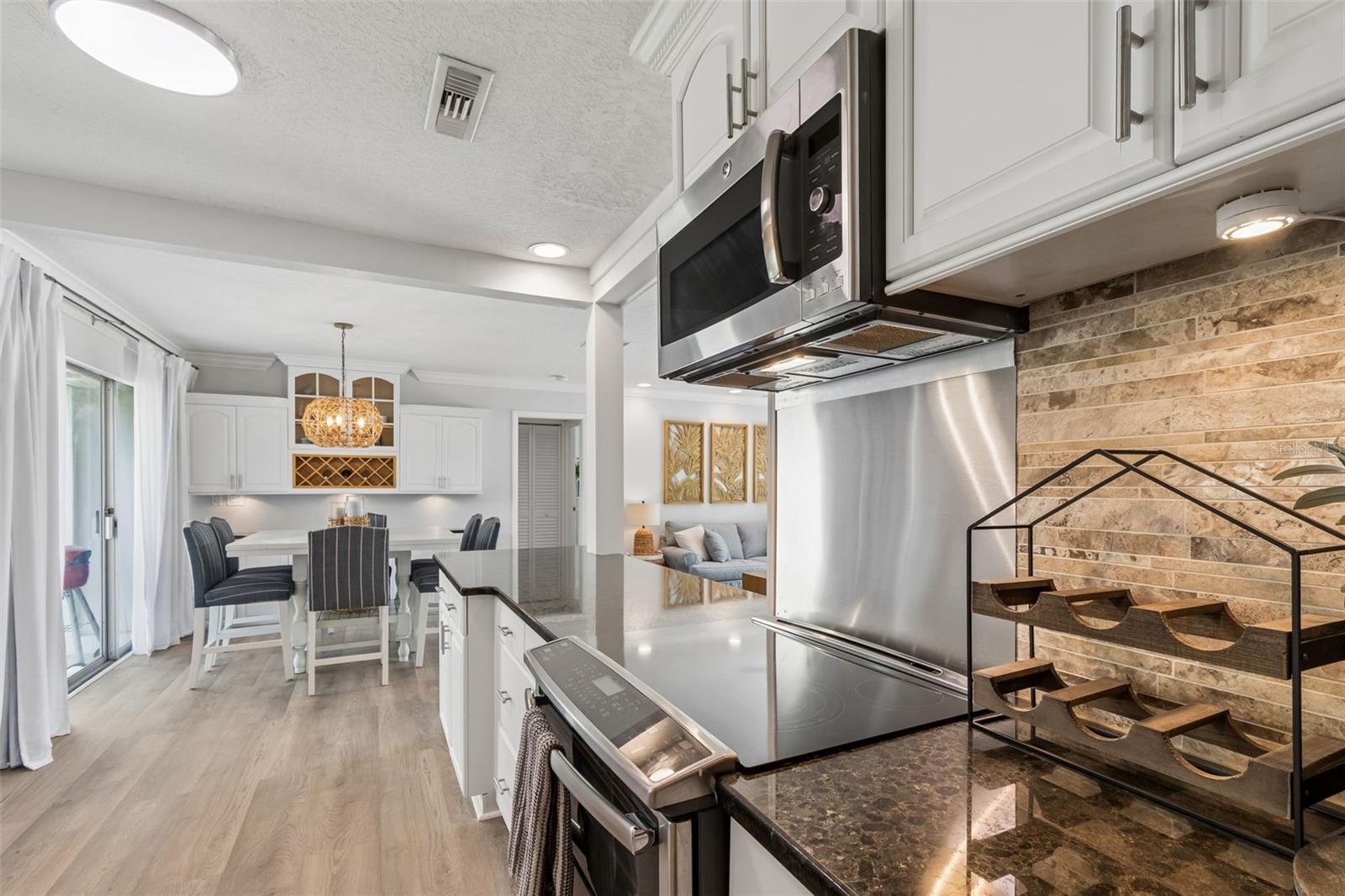 BAY ISLAND CONDO ISLAND ESTATES - Residential