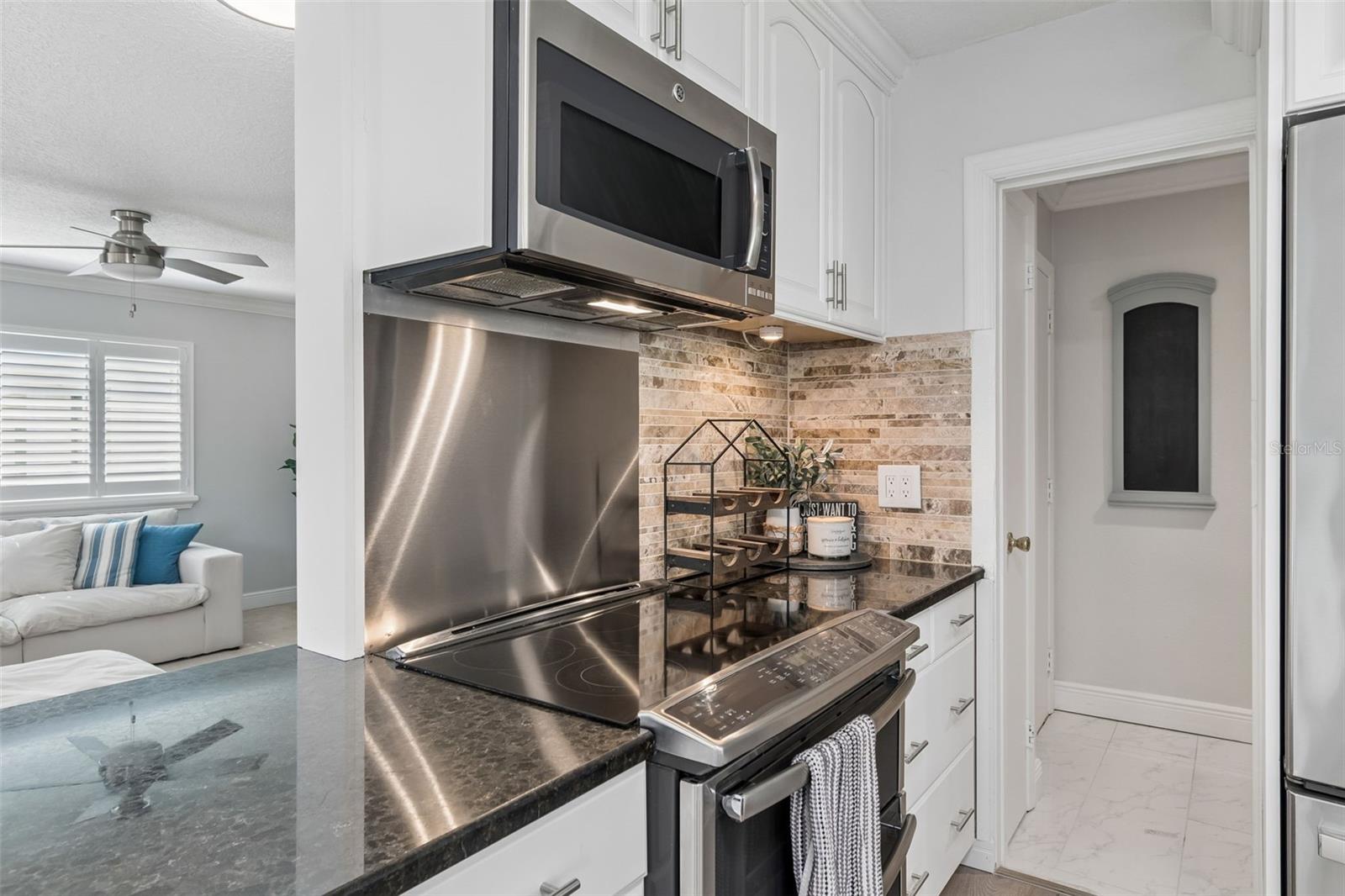 BAY ISLAND CONDO ISLAND ESTATES - Residential