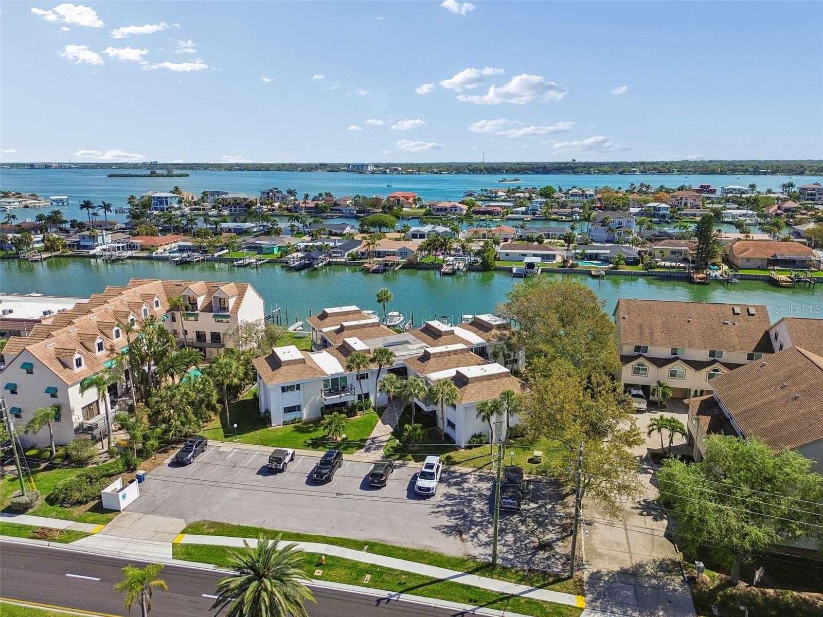 BAY ISLAND CONDO ISLAND ESTATES - Residential