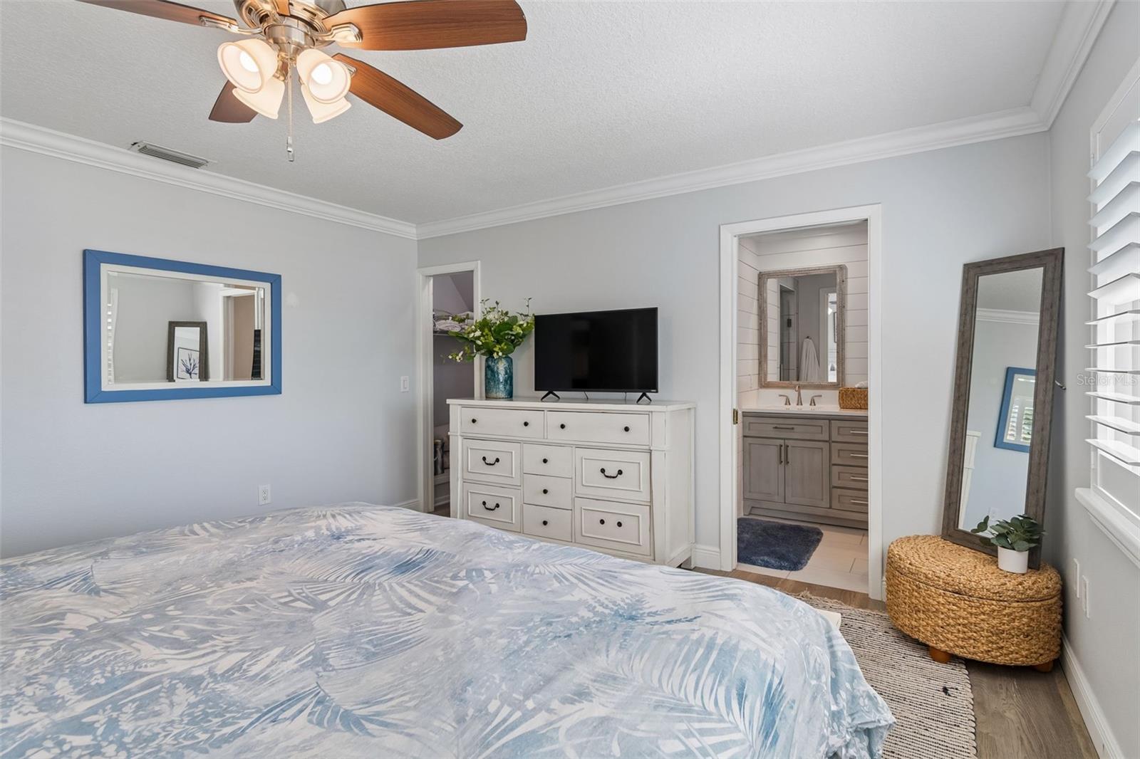 BAY ISLAND CONDO ISLAND ESTATES - Residential