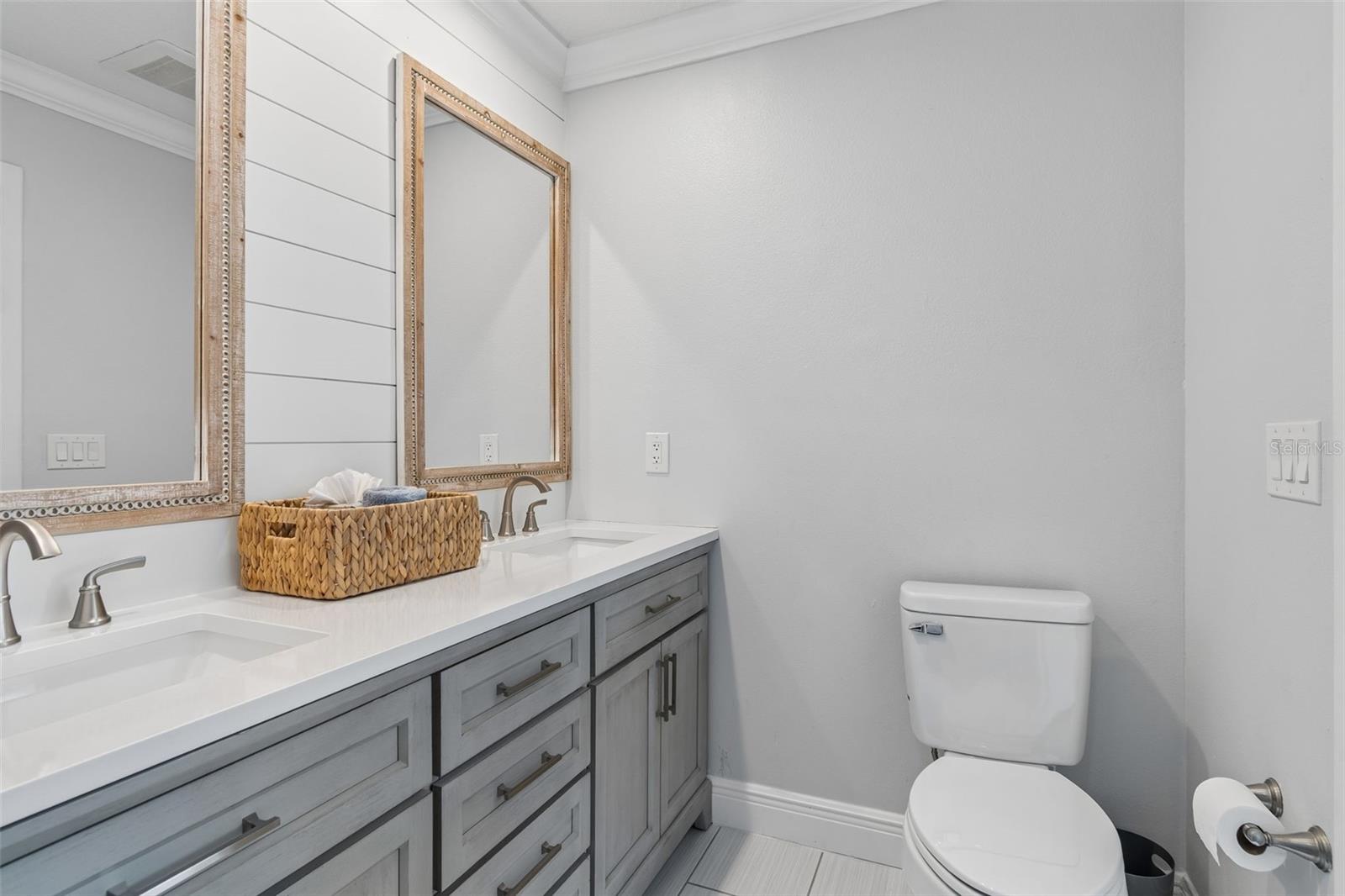 BAY ISLAND CONDO ISLAND ESTATES - Residential