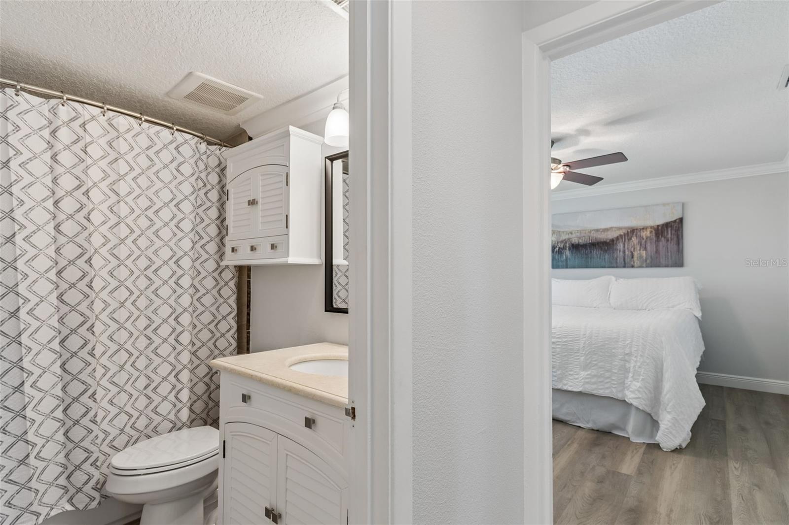 BAY ISLAND CONDO ISLAND ESTATES - Residential