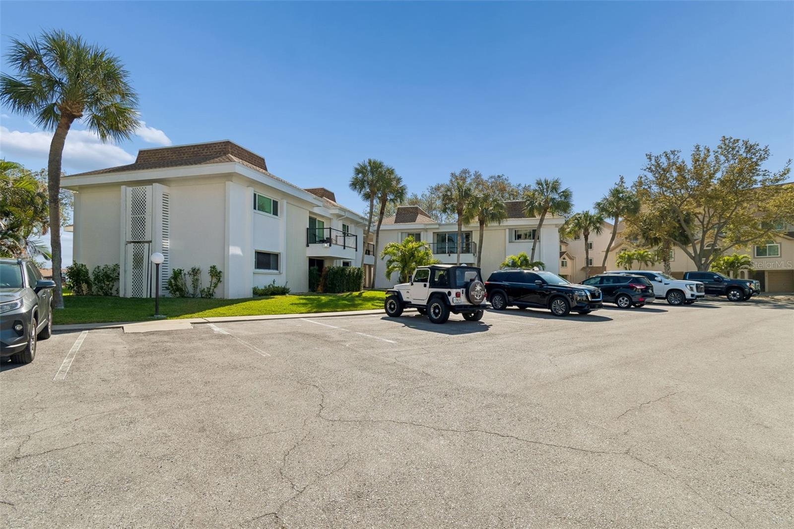 BAY ISLAND CONDO ISLAND ESTATES - Residential