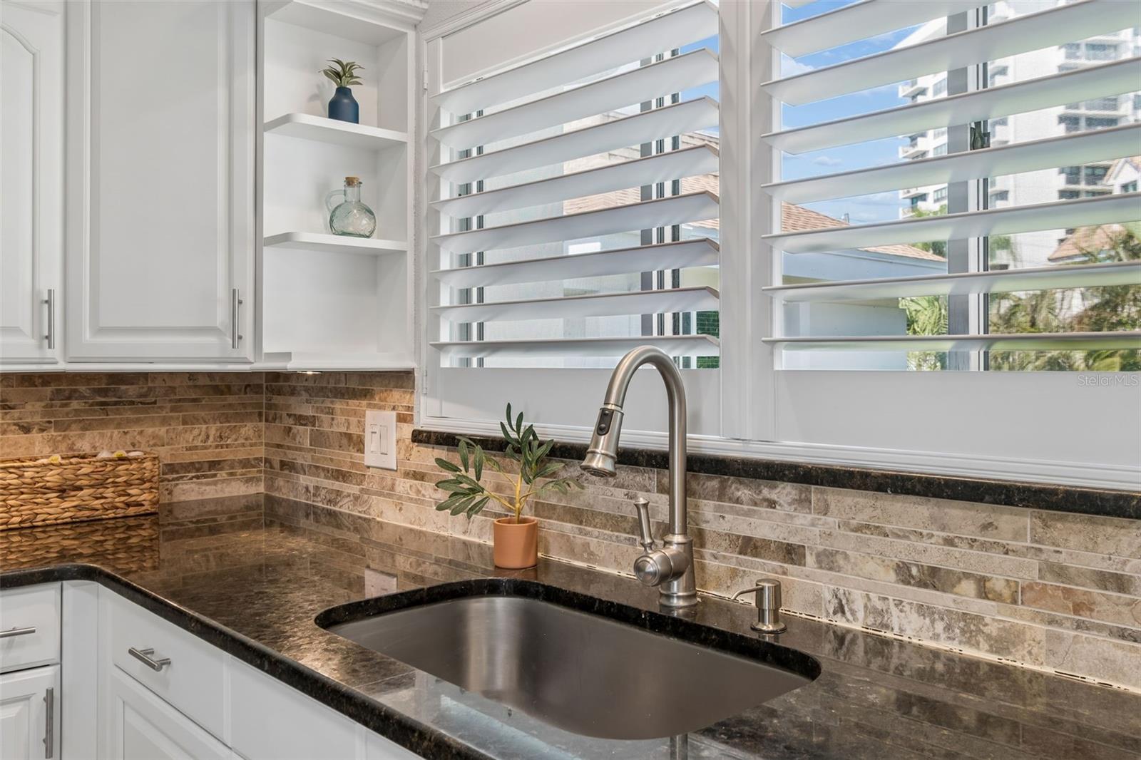 BAY ISLAND CONDO ISLAND ESTATES - Residential