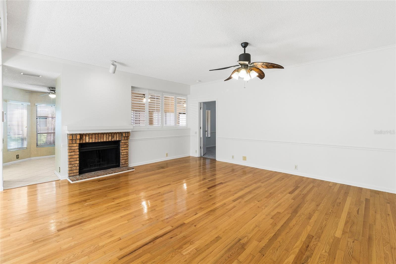 LANDMARK OAKS CONDO - Residential
