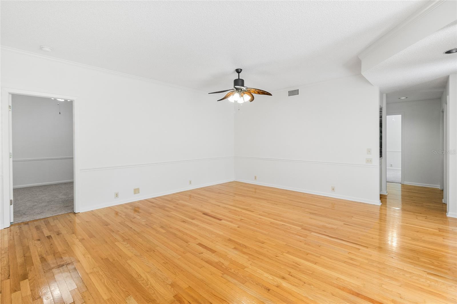 LANDMARK OAKS CONDO - Residential
