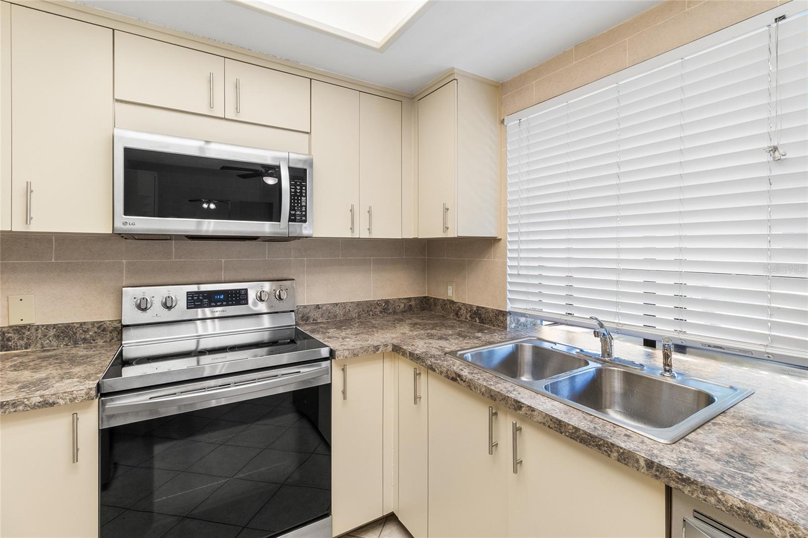 LANDMARK OAKS CONDO - Residential