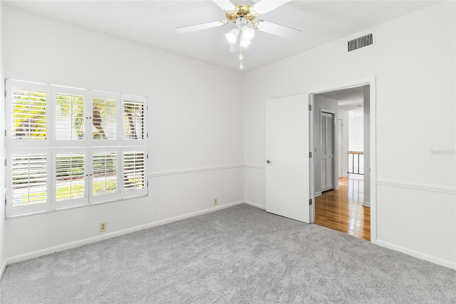 LANDMARK OAKS CONDO - Residential