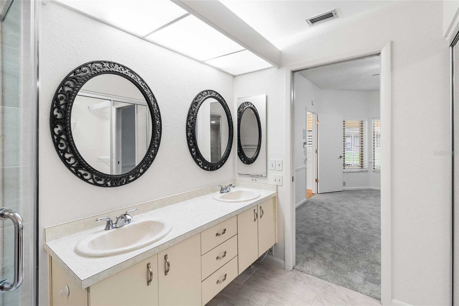 LANDMARK OAKS CONDO - Residential