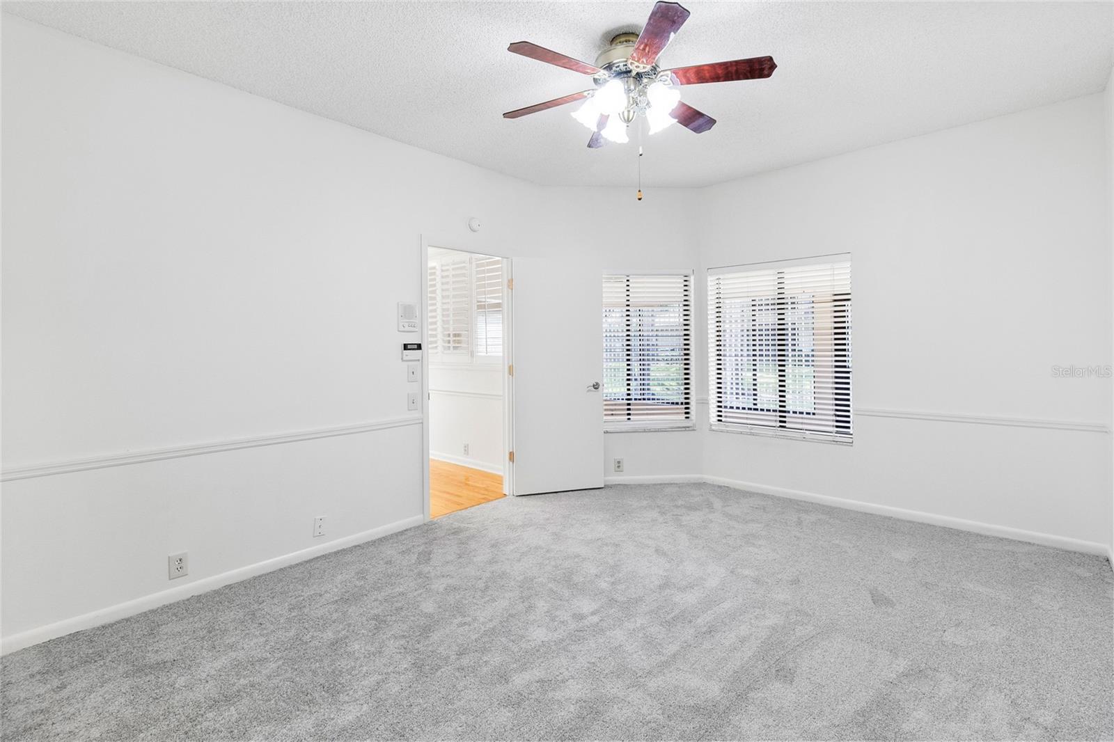 LANDMARK OAKS CONDO - Residential