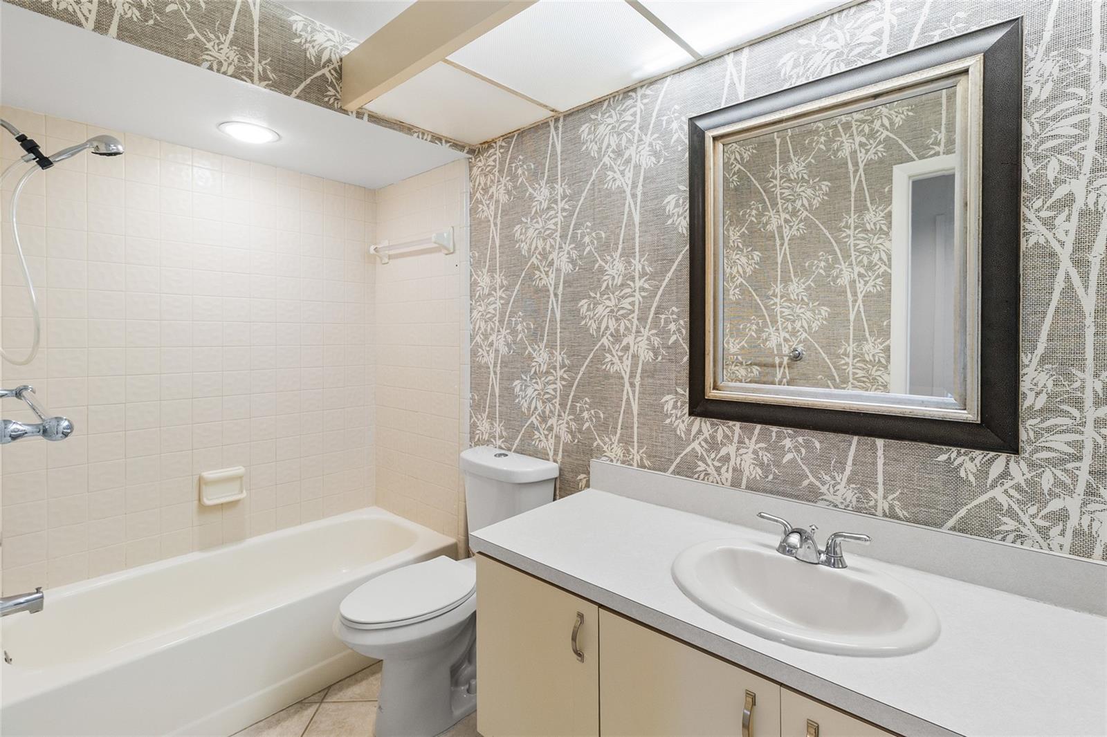 LANDMARK OAKS CONDO - Residential