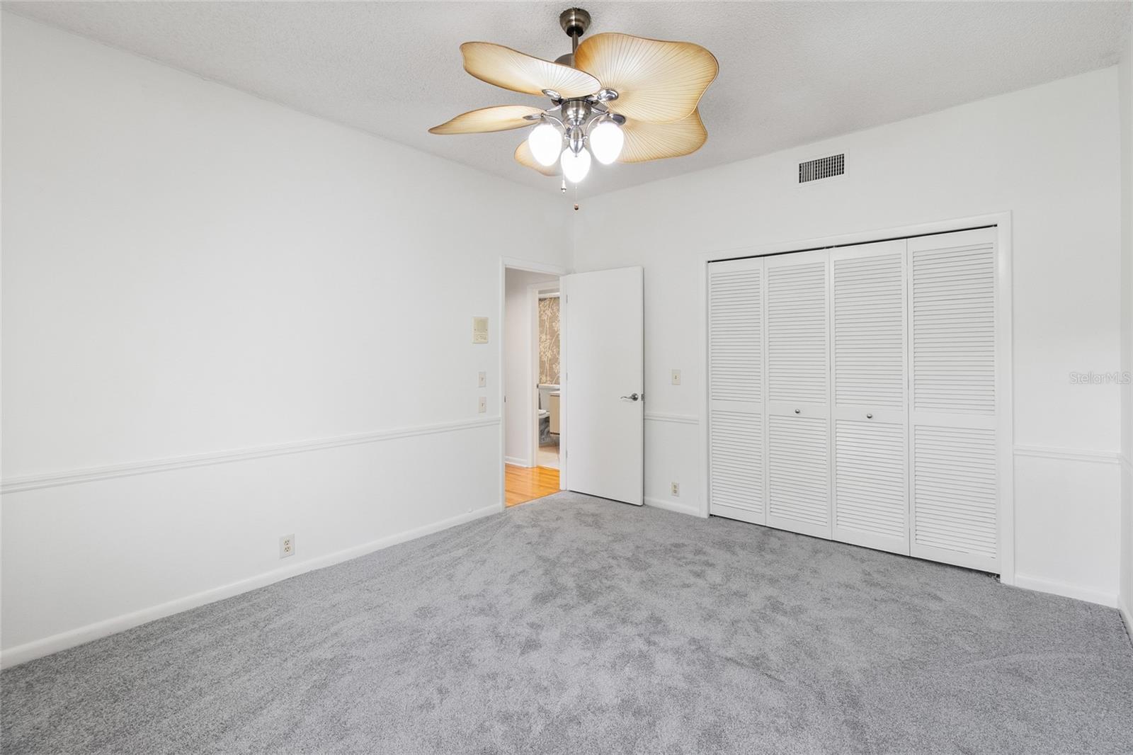 LANDMARK OAKS CONDO - Residential