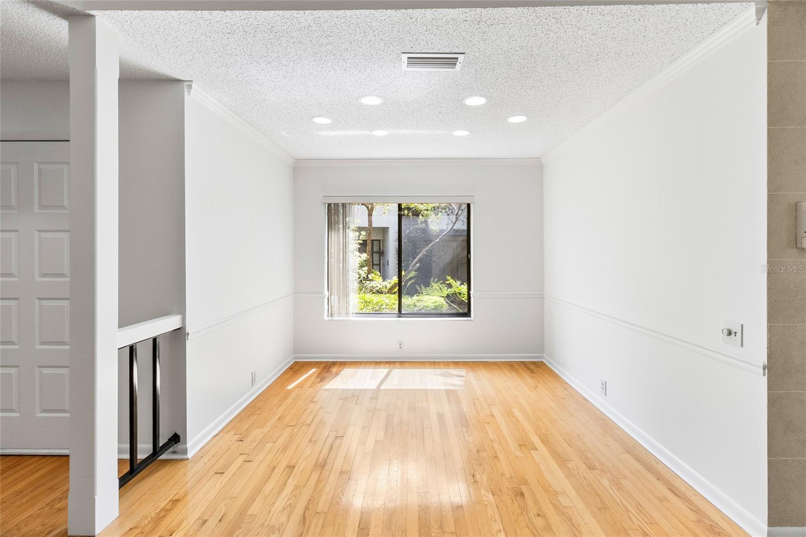 LANDMARK OAKS CONDO - Residential