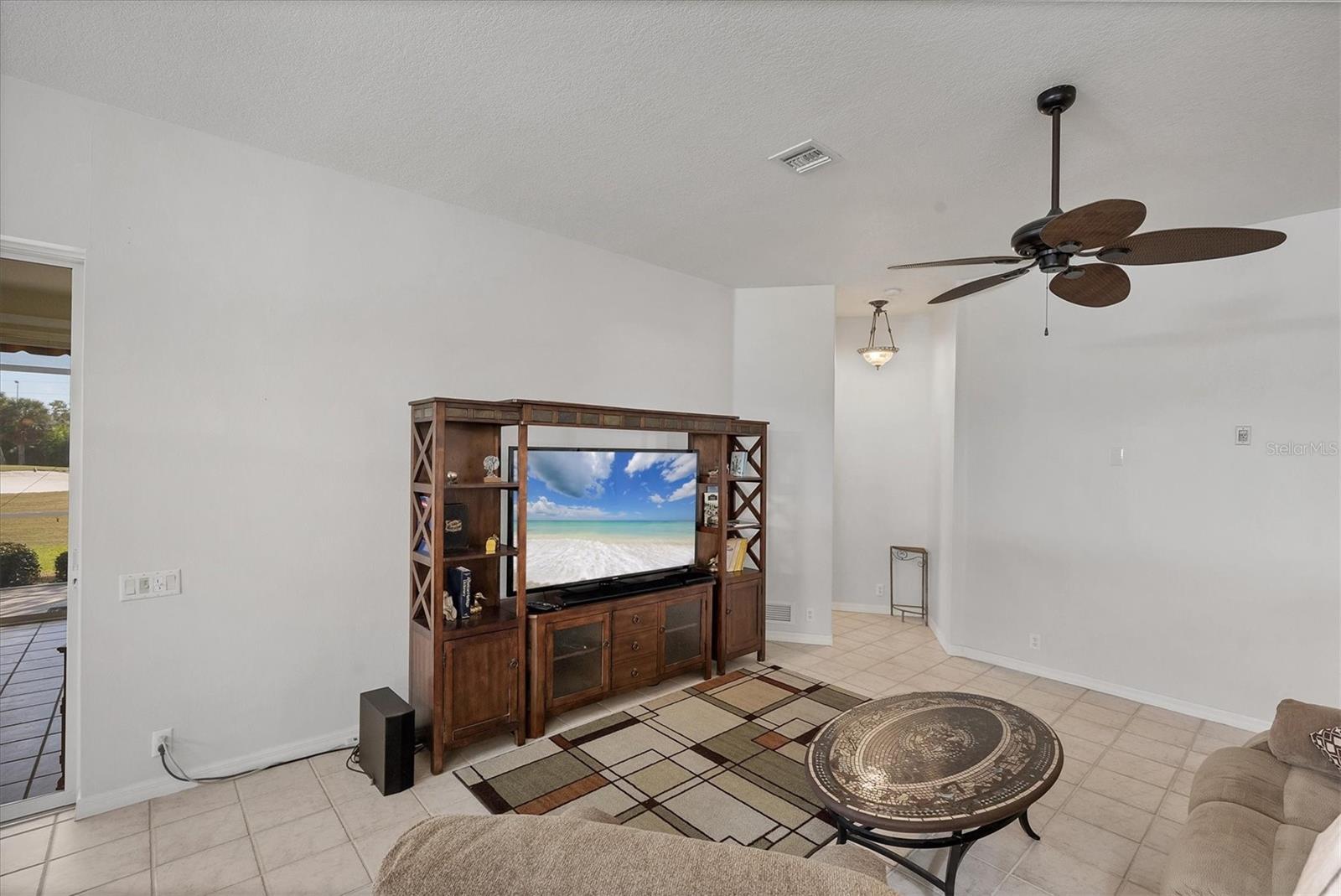 PELICAN POINTE GOLF & COUNTRY CLUB - Residential