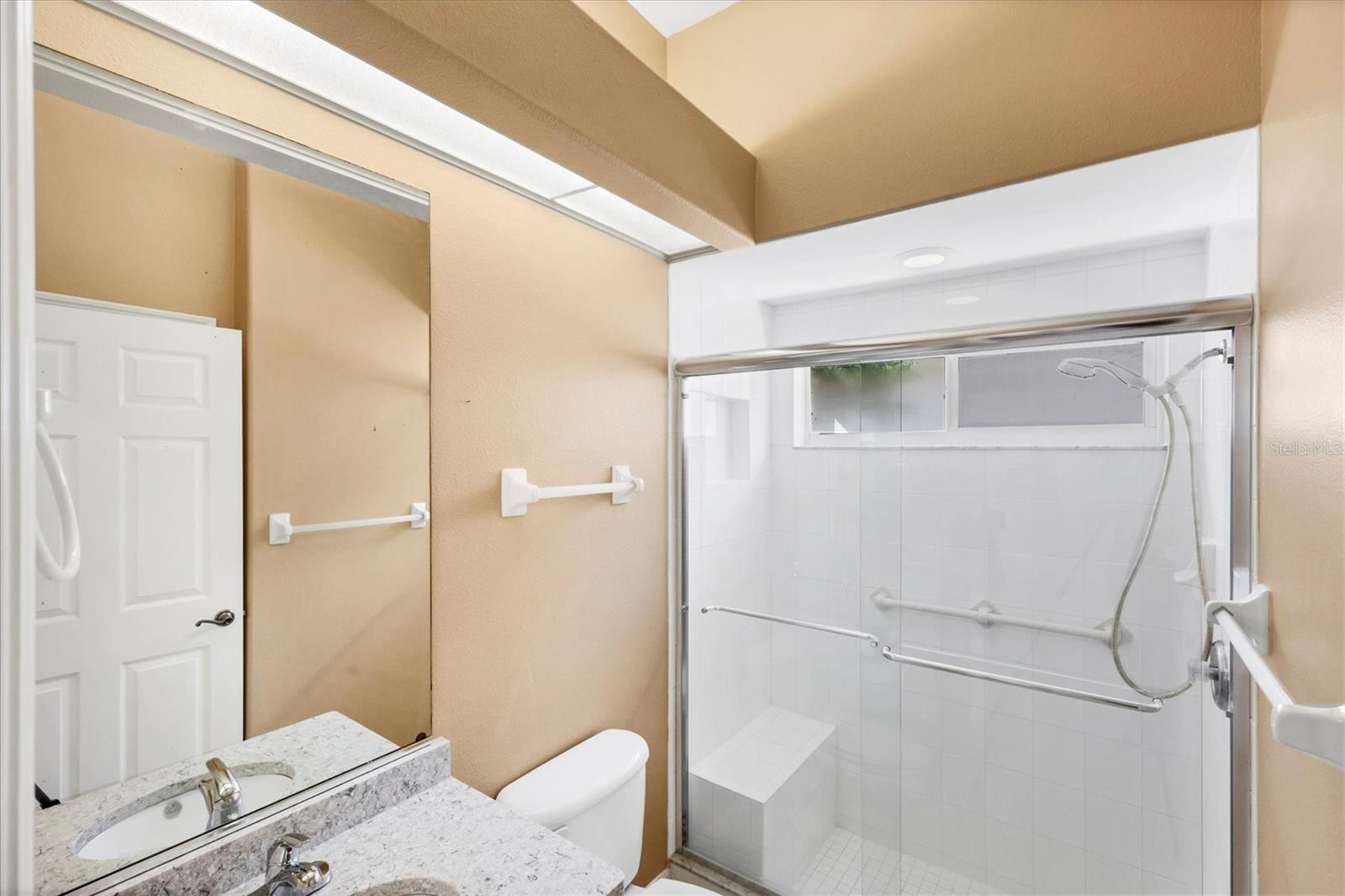 PELICAN POINTE GOLF & COUNTRY CLUB - Residential