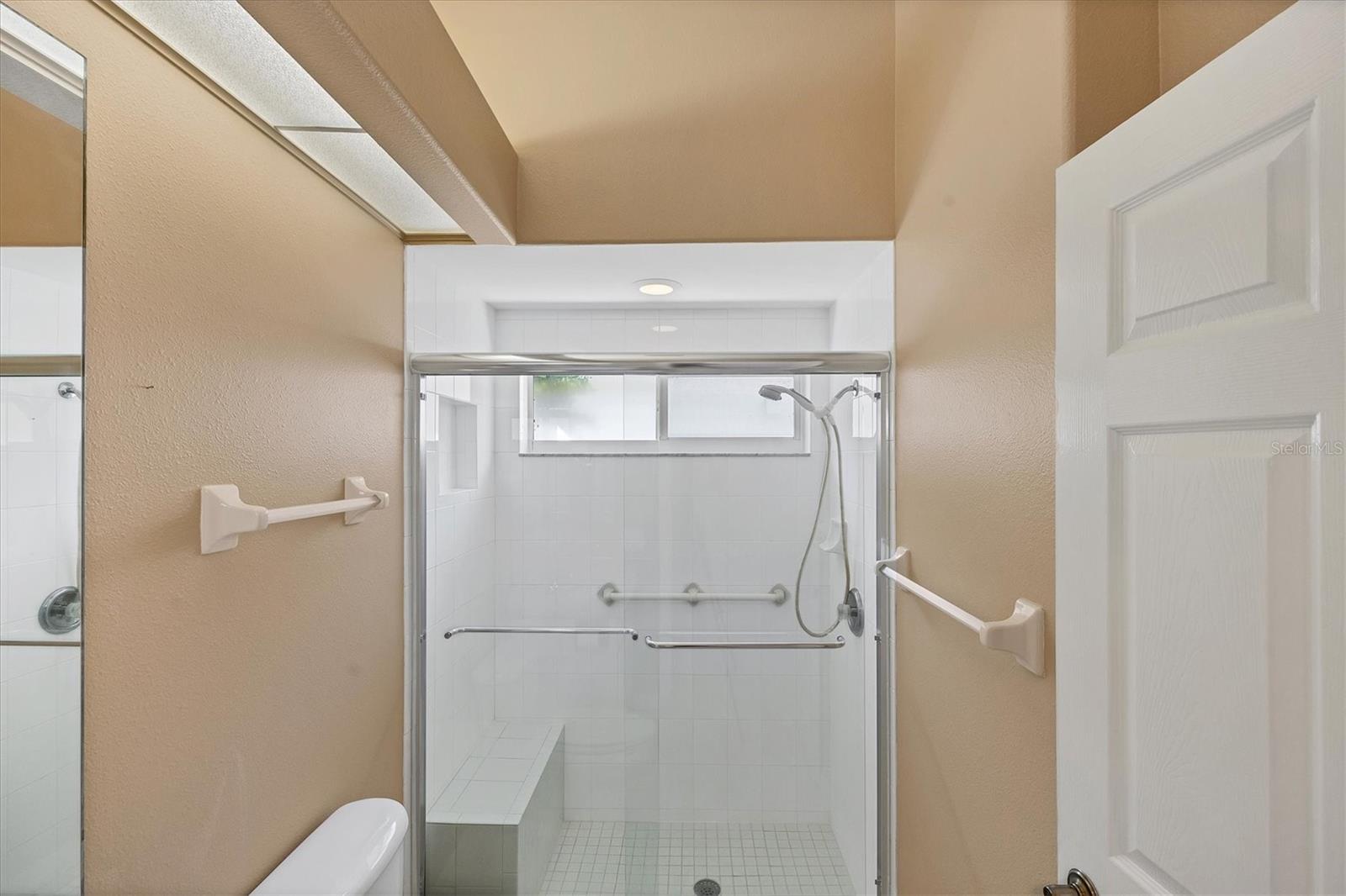 PELICAN POINTE GOLF & COUNTRY CLUB - Residential