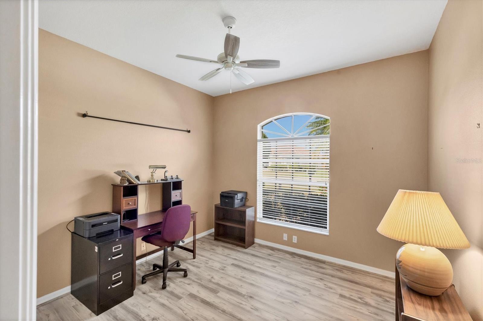 PELICAN POINTE GOLF & COUNTRY CLUB - Residential