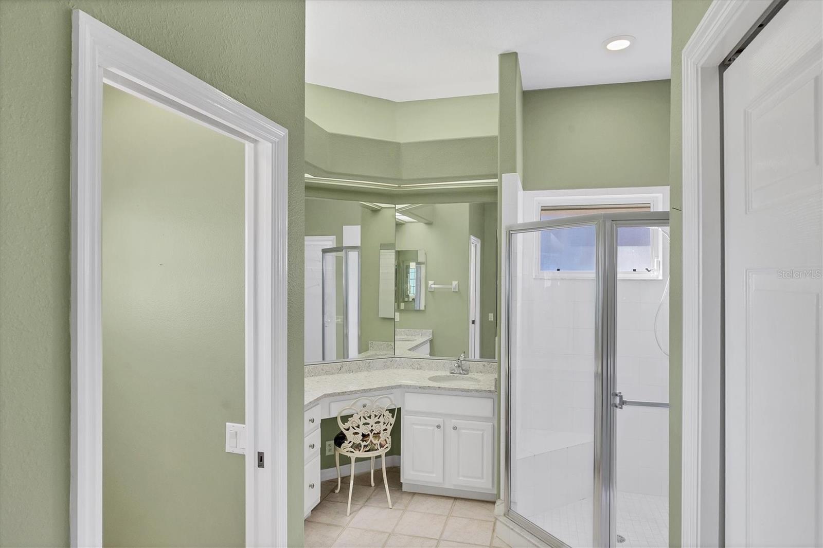 PELICAN POINTE GOLF & COUNTRY CLUB - Residential